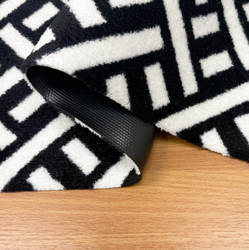 Trellis Black + White