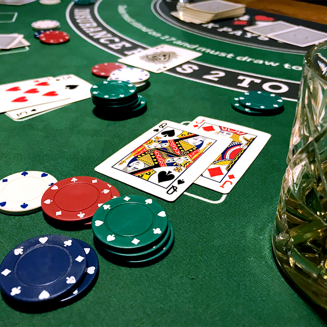 Matsmiths Blackjack Pro Table Topper Mat, Washable Casino-Style Gaming Mat with Smooth Felt Surface and Rubber Backing, Non-Slip Blackjack Table Cover for Kitchen Tables, Game Tables, Pub Tables, Stain-Resistant, Standard Playing, 24” x 47”
